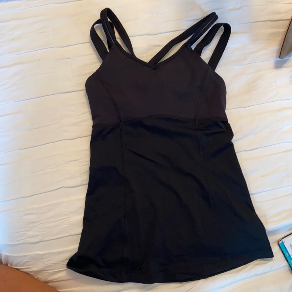Lululemon cross back tank top - built in bra